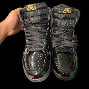 Jordan 1 Gold metallic